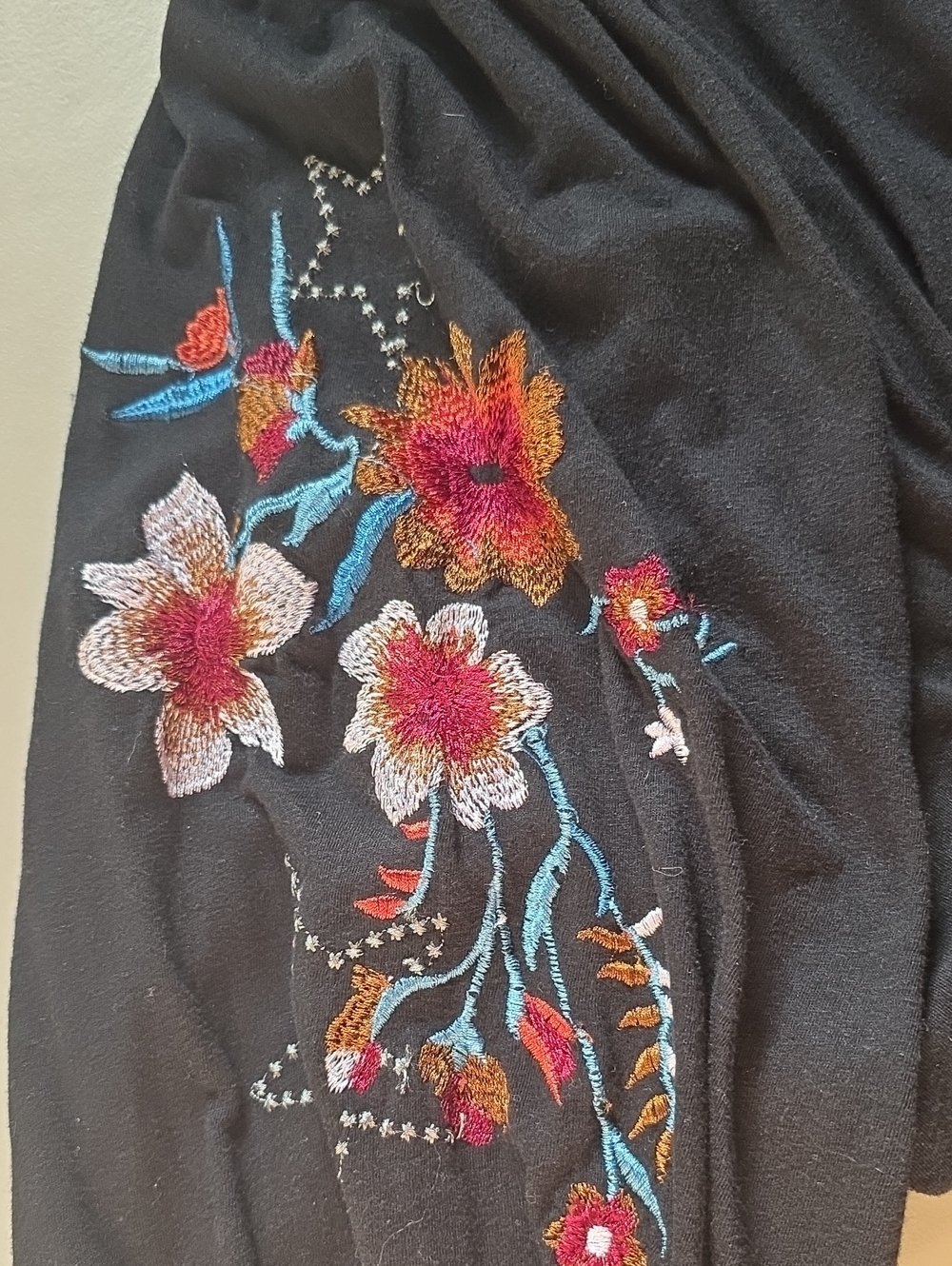 Free People- Lita- Embroidered Black Peasant Top with Balloon Sleeves. Size XS - Picture 5 of 9